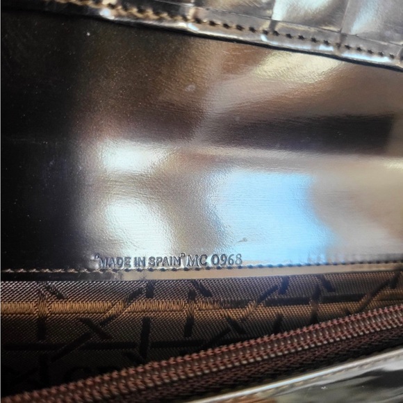 LOW START Christian Dior patent long wallet - Picture 6 of 9